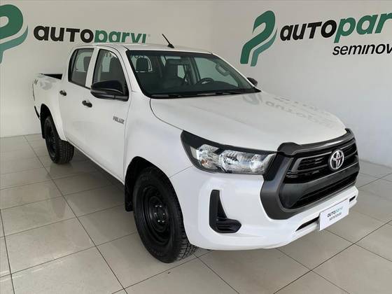 TOYOTA HILUX 2.8 D-4D TURBO DIESEL CD POWER PACK 4X4 MANUAL TOYOTA HILUX 2.8 D-4D TURBO DIESEL CD POWER PACK 4X4 MANUAL